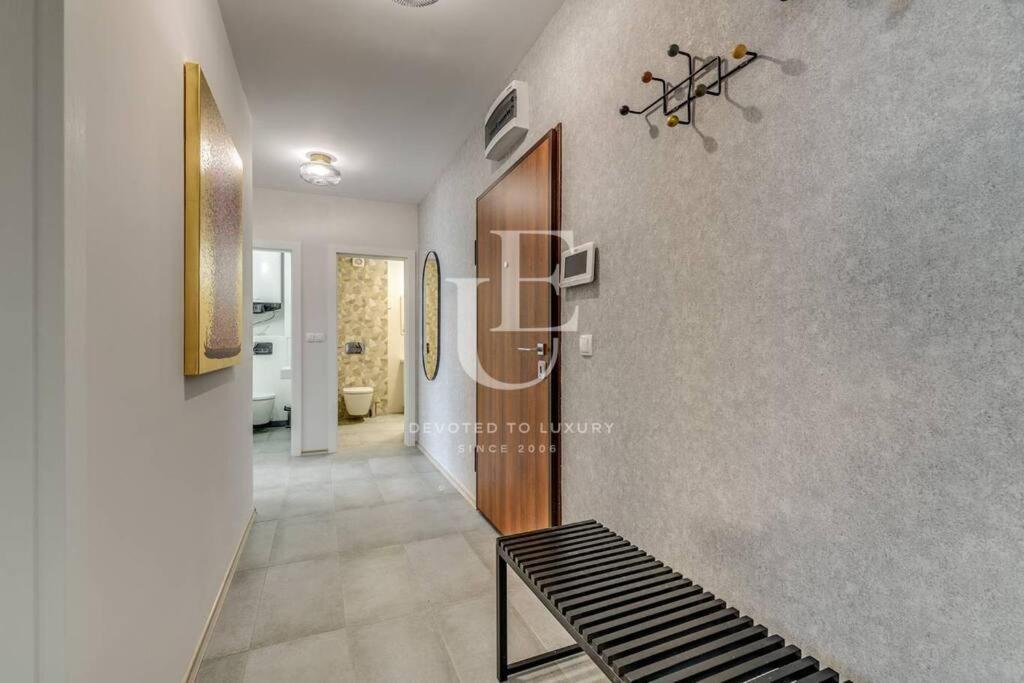 Madrid: A Modern 2-Bedroom Apartment With Parking София Екстериор снимка