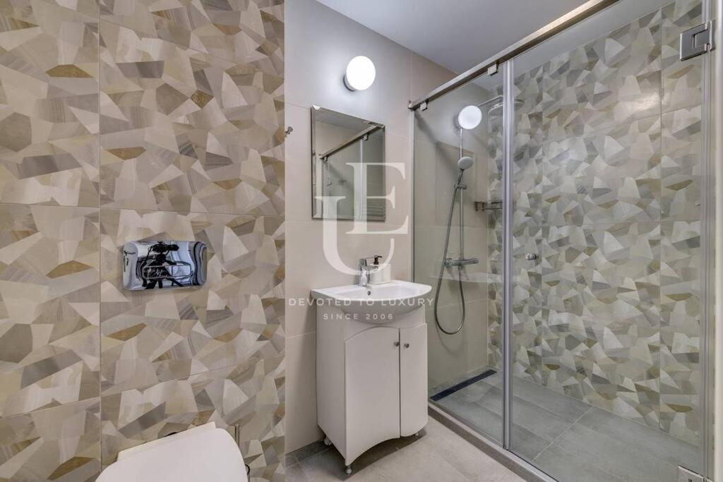 Madrid: A Modern 2-Bedroom Apartment With Parking София Екстериор снимка